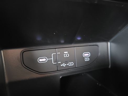 Certified 2025 Kia Sorento LX FWD image 19