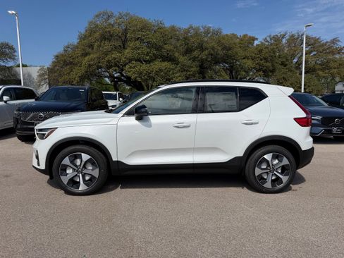 New 2026 Volvo XC40 B5 Plus w/ Protection Package Premier AWD/4WD image 3