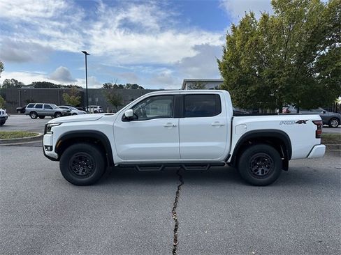 New 2026 Nissan Frontier PRO-4X w/ Pro-4x Convenience Package image 5