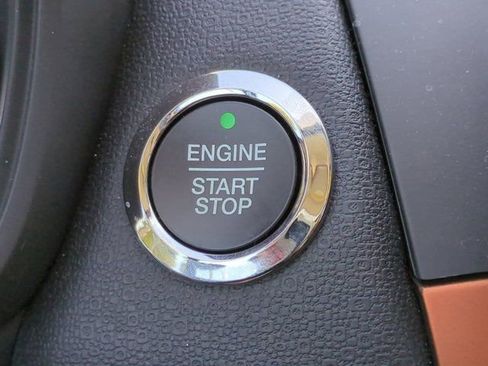 Used 2022 Ford EcoSport SE w/ SE Convenience Package image 28