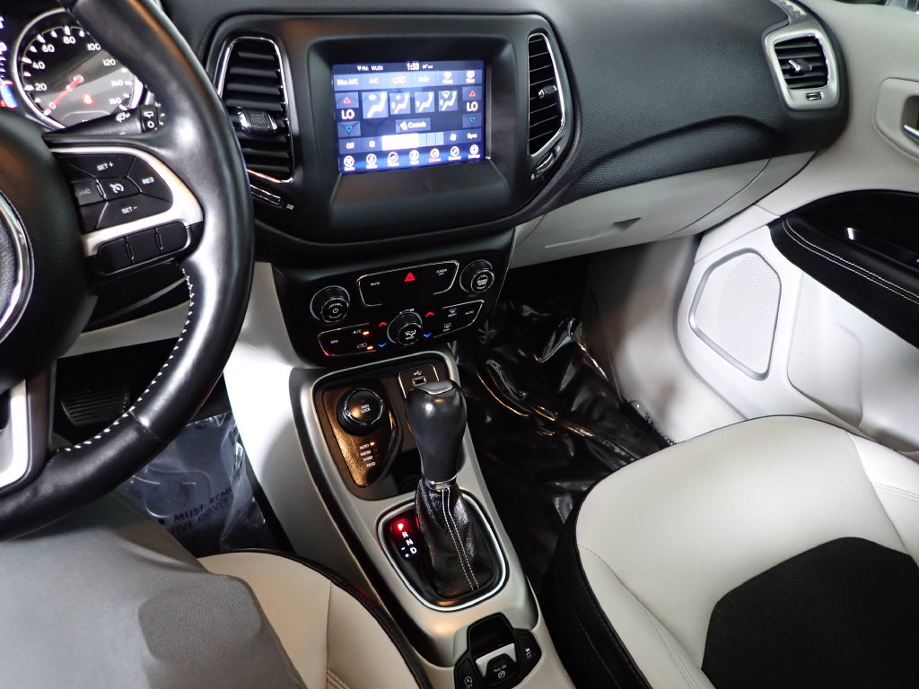 Used 2017 Jeep Compass Latitude w/ Popular Equipment Group AWD/4WD image 28