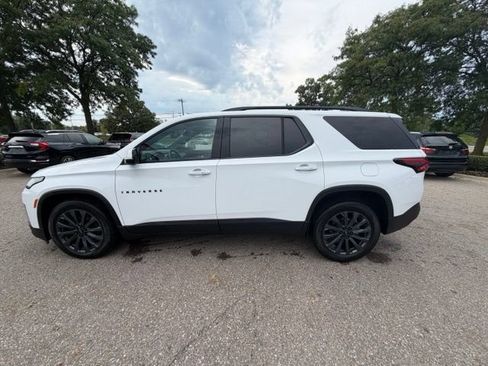 Used 2023 Chevrolet Traverse RS w/ LPO, Floor Liner Package AWD/4WD image 12
