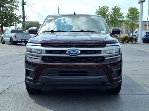 Used 2024 Ford Expedition XLT AWD/4WD image 2