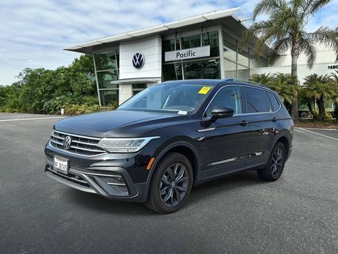 Certified 2023 Volkswagen Tiguan SE image 1