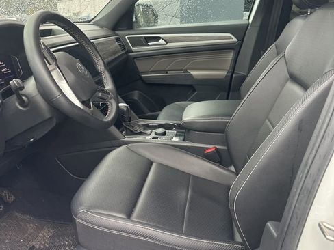 Used 2023 Volkswagen Atlas Cross Sport SE image 4