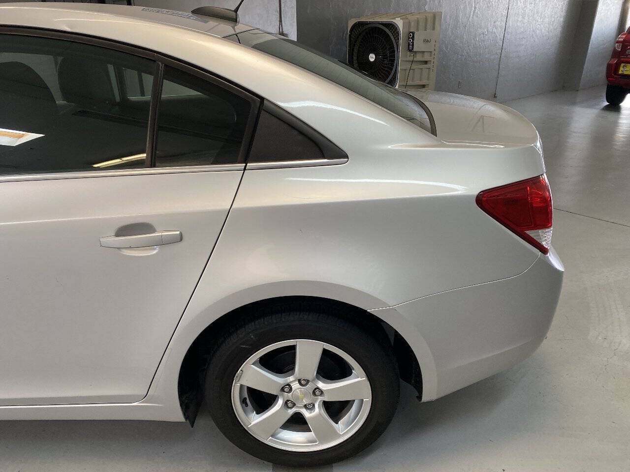 Used 2016 Chevrolet Cruze LT FWD image 17