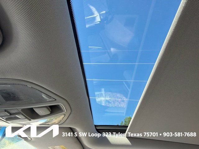 Used 2018 Hyundai Santa Fe Limited FWD image 23