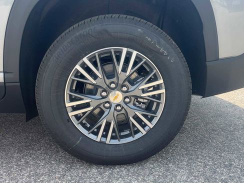 New 2026 Chevrolet Traverse LT FWD image 38