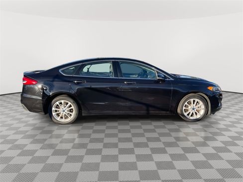 Used 2020 Ford Fusion Energi Titanium image 8