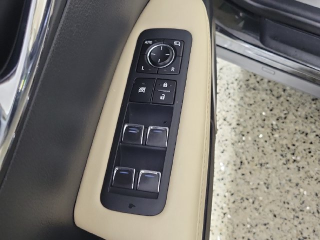 Used 2022 Lexus RX 350L Luxury w/ Accessory Package (Z1) FWD image 23
