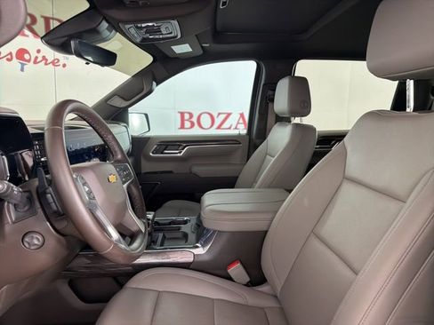 Used 2025 Chevrolet Silverado 1500 LTZ w/ LTZ Premium Package image 11