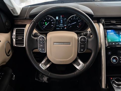 Used 2017 Land Rover Discovery HSE AWD/4WD image 12