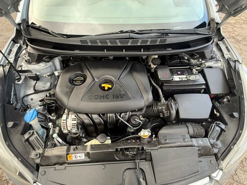 Used 2015 Hyundai Elantra SE w/ Option Group 02 FWD image 14