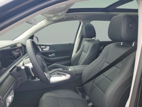 Certified 2026 Mercedes-Benz GLS 450 4MATIC image 19