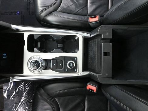 Used 2023 Ford Explorer Platinum w/ Technology Package AWD/4WD image 37