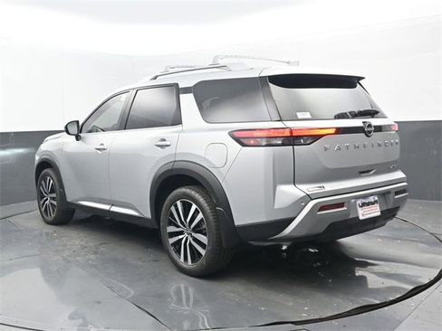 Used 2024 Nissan Pathfinder Platinum w/ Cargo Package image 3