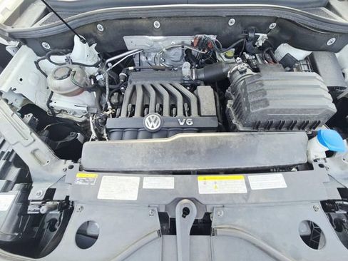 Used 2020 Volkswagen Atlas Cross Sport SE w/ Towing Package AWD/4WD image 14