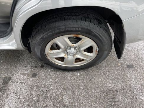 Used 2011 Toyota RAV4 4WD image 10