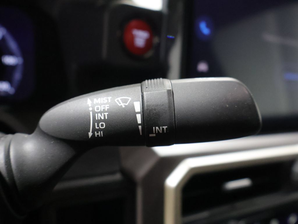 Used 2025 Toyota Tacoma TRD Off-Road AWD/4WD image 38