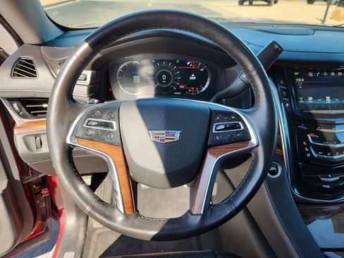 Used 2016 Cadillac Escalade Luxury image 16