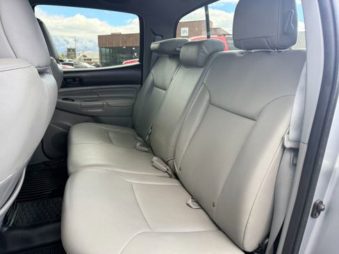 Used 2014 Toyota Tacoma 4x4 Double Cab w/ Limited Package image 23