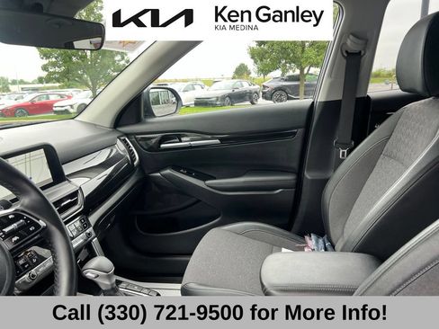 Used 2025 Kia Seltos S AWD/4WD image 41