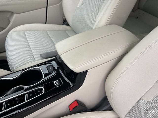 Used 2023 Buick Envision Preferred AWD/4WD image 20