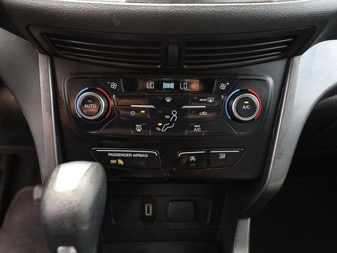 Used 2017 Ford Escape SE FWD image 19