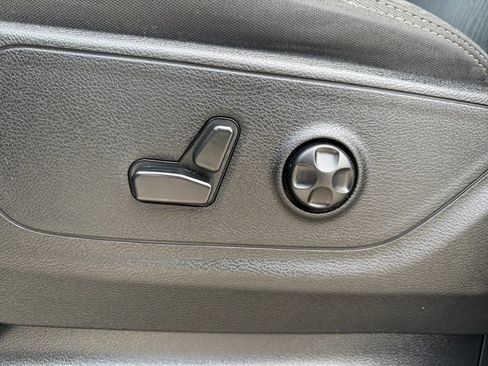 Used 2019 RAM 1500 Big Horn AWD/4WD image 17