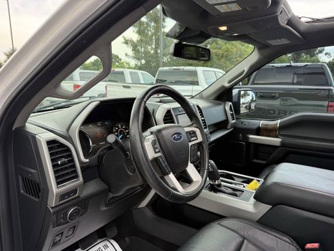 Used 2019 Ford F150 Lariat w/ Equipment Group 502A Luxury AWD/4WD image 6