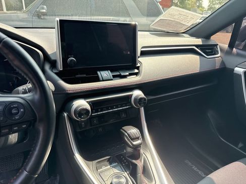 Used 2023 Toyota RAV4 SE image 12