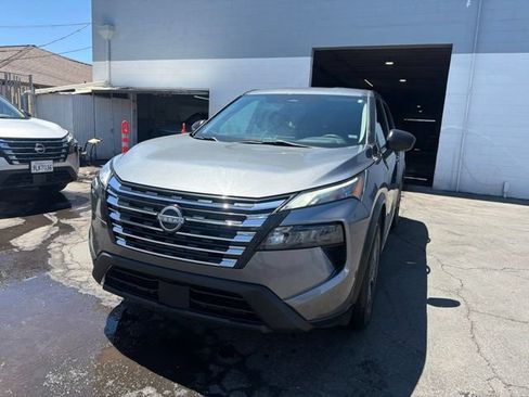 Used 2024 Nissan Rogue S FWD image 1