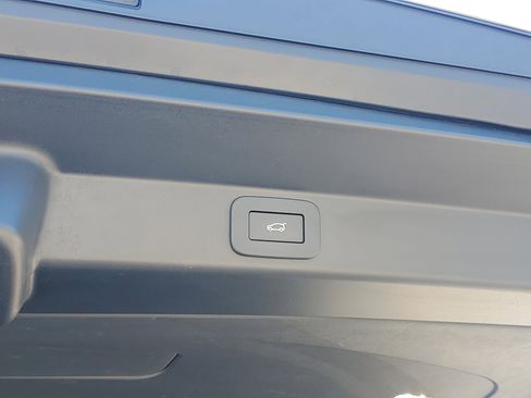 Used 2024 Land Rover Range Rover Sport Dynamic SE image 8