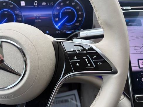 Used 2022 Mercedes-Benz EQS 450+ Sedan image 34