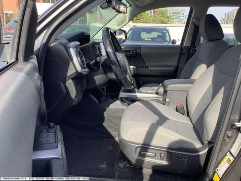 Used 2022 Toyota Tacoma SR5 RWD image 8