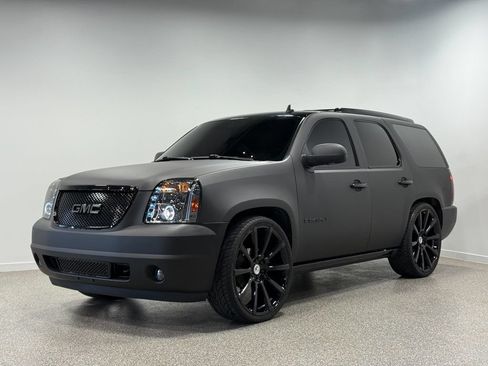 Used 2013 GMC Yukon Denali AWD/4WD image 1