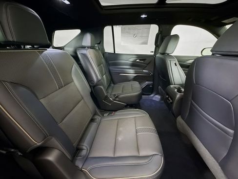 New 2026 Chevrolet Traverse High Country w/ LPO, Floor Liner Package AWD/4WD image 31