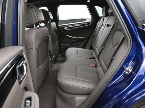 Certified 2026 Porsche Macan AWD/4WD image 25