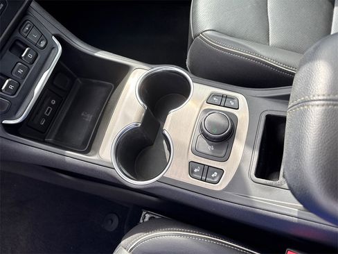 Used 2019 GMC Terrain Denali image 25