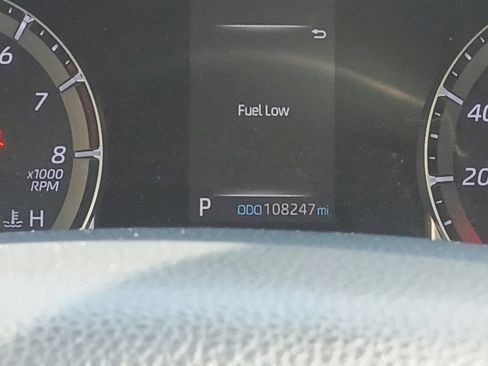 Used 2020 Toyota Highlander LE FWD image 23