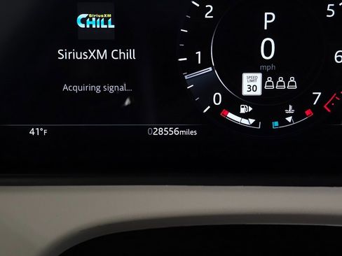 Used 2023 Land Rover Range Rover Velar R-Dynamic S image 22