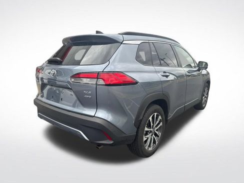 Used 2025 Toyota Corolla Cross XLE AWD/4WD image 3