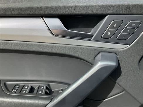 Used 2025 Audi Q5 2.0T Premium image 14