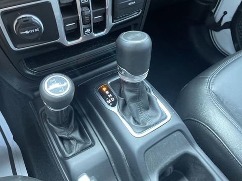 Used 2023 Jeep Wrangler Altitude image 17