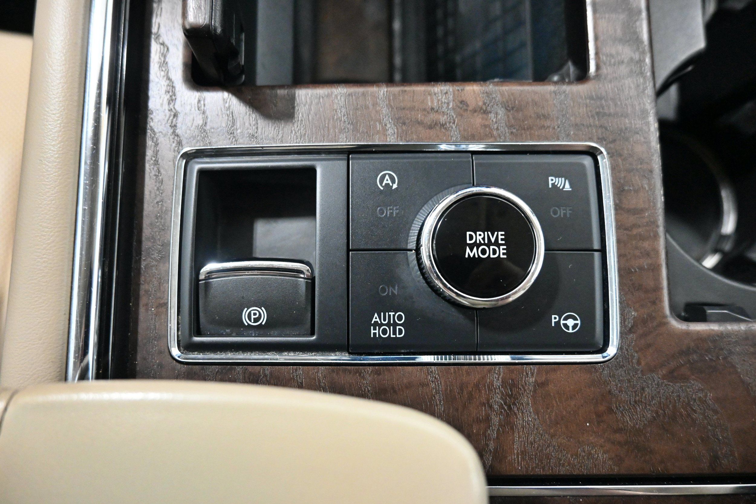 Used 2020 Lincoln Navigator Reserve w/ Luxury Package AWD/4WD image 17