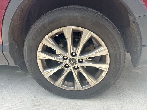 Used 2018 Toyota RAV4 Limited FWD image 7