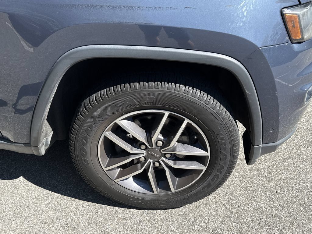 Used 2019 Jeep Grand Cherokee Limited w/ Luxury Group II AWD/4WD image 9