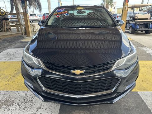 Used 2016 Chevrolet Cruze LT w/ Convenience Package FWD image 2