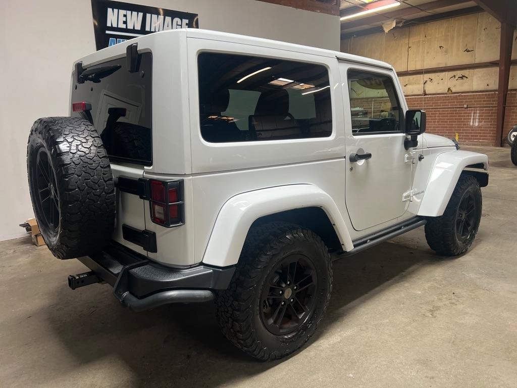 Used 2017 Jeep Wrangler Sahara AWD/4WD image 5