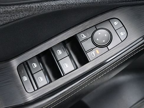 Used 2023 Nissan Rogue SV FWD image 4